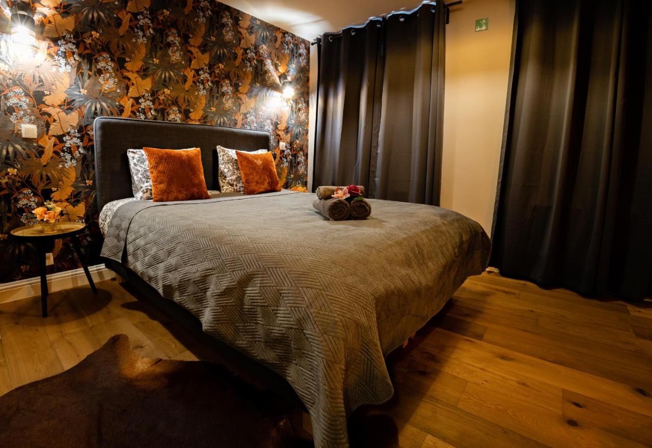 Luxury Suites Ambassador Anversa Esterno foto