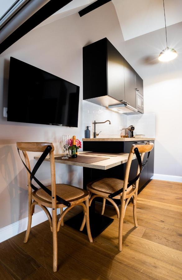 Luxury Suites Ambassador Anversa Esterno foto