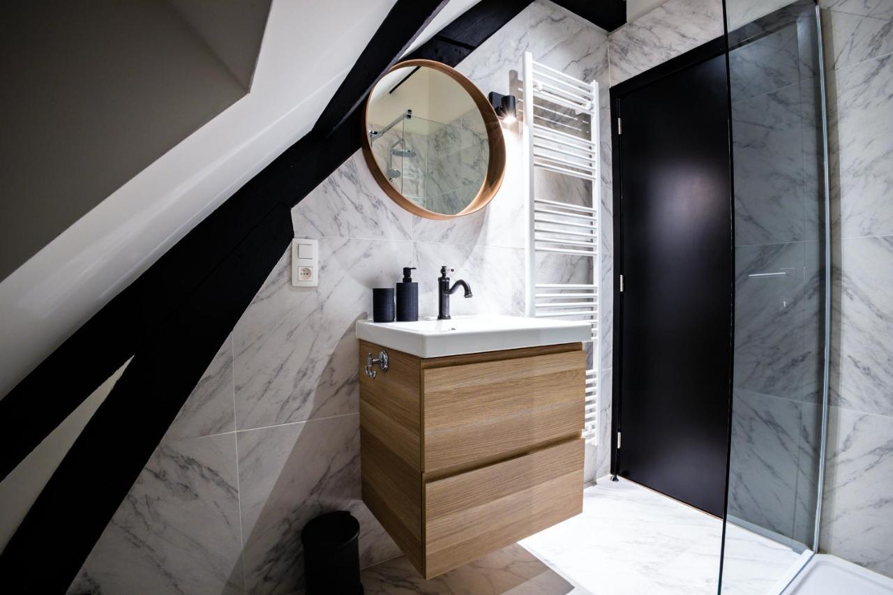 Luxury Suites Ambassador Anversa Esterno foto
