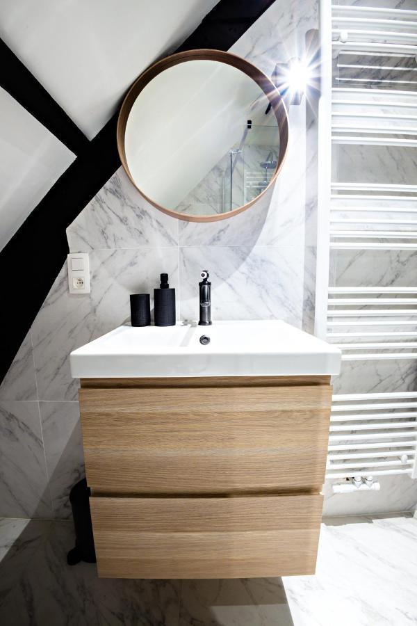 Luxury Suites Ambassador Anversa Esterno foto